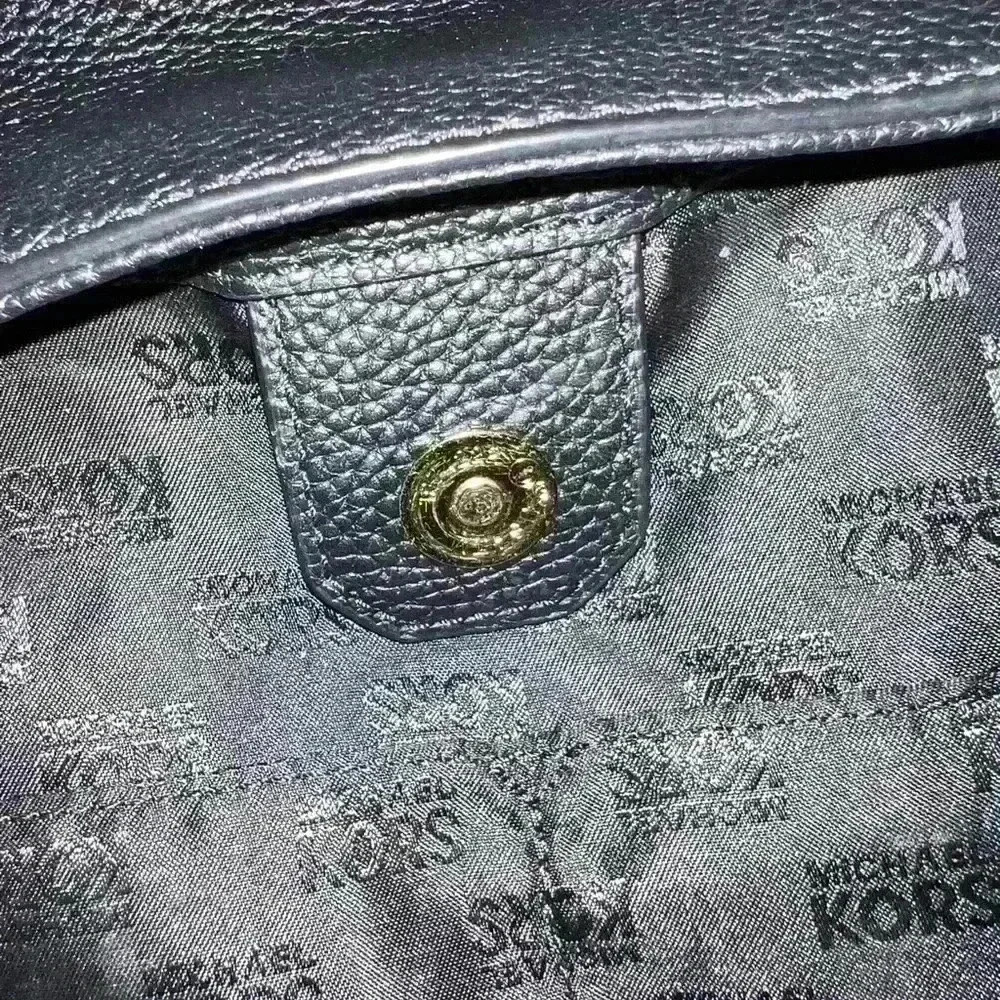 Michael Kors Beautiful Large Leather Tote / Purse.  Excellent Used Condition - Picture 5 of 8